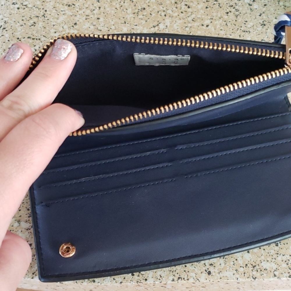 Wallet - Picture 3 of 3